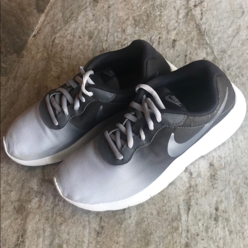 🛍NIKE sneakers